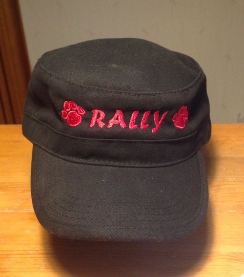 Keps med brodyr "Rally"
