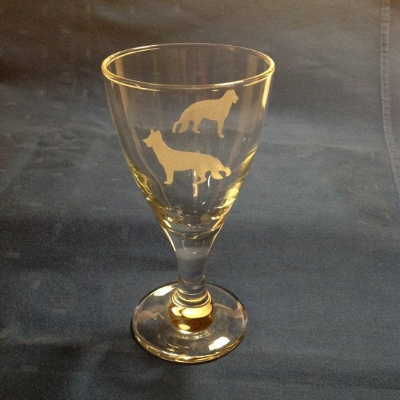 Rödvinsglas med schäfer