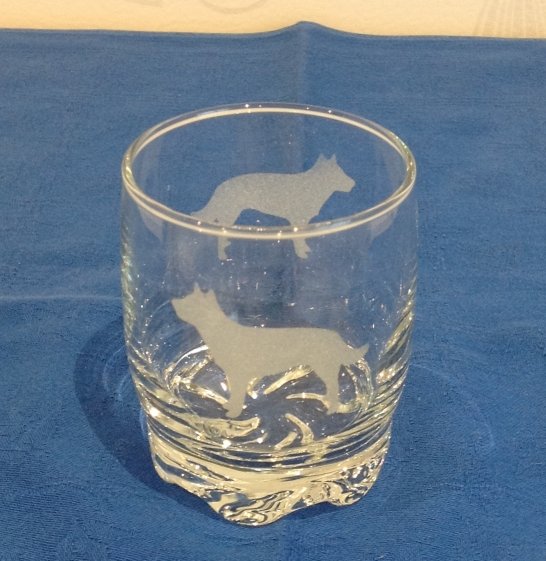Whiskyglas med hundmotiv