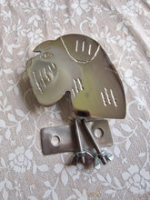 Load image into Gallery viewer, Riesen emblem för bil i rostfritt stål