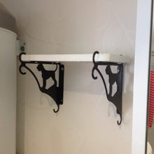 Load image into Gallery viewer, Hyllkonsoll med hundmotiv. Levereras parvis