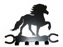 Load image into Gallery viewer, Klädkrok / Koppelkrok med motiv hund - hästmotiv