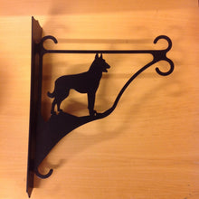 Load image into Gallery viewer, Ampelhållare /blomkrukehängare / Flower Stand / Malinois / Belgian Malinois
