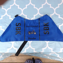 Load image into Gallery viewer, Tjänstetecken med valfri broderad text