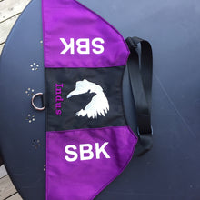 Load image into Gallery viewer, Tjänstetecken med valfri broderad text